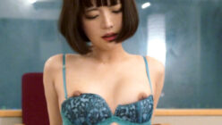 丸顔で可愛い姉さん、スタイル抜群、水着が似合うエロボディが際立つ。