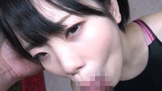 美少女とスクール水着のセックスで、ピタピタの水着が体のラインを強調。