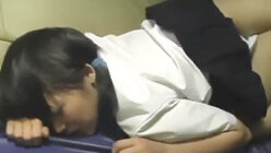 制服JKの円光映像を撮影し、ネカフェでハメ撮り、トイレでフェラ抜きを行う。