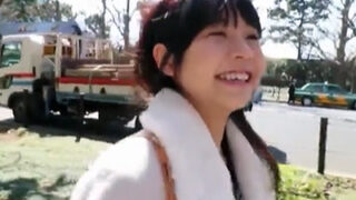 スレンダー美少女初撮りSEX