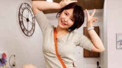 美容院で美人店員に憑依し、店内で中出しプレイ。