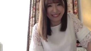 23歳のFカップ受付嬢が清楚でビッチな素人とラブラブハメ撮り。