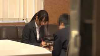 遅刻した美人OLが社内で強姦される。