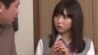 教師宅に来たJKが自ら性教育を志願し、パイパンマンコに中出し