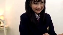 ハニかんだの激カワ笑顔の黒髪アイドルJKがイチャコラハメ撮り