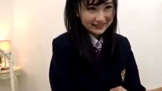 ハニかんだの激カワ笑顔の黒髪アイドルJKがイチャコラハメ撮り