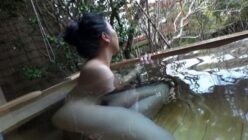 初撮り熟女が温泉旅館で緊張を解き、一人の女性に復活する