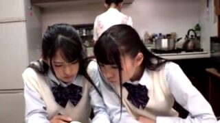 義父に洗脳された姉妹が、母不在時に3P近親相姦で極上の快楽を追求。