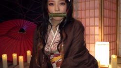超美麗の禰豆子コス美少女が荒縄で拘束され、鬼の力でも抜け出せないイラマ拷問に苦しむ。