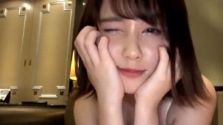 正面で射精を受け止める秀逸な素人