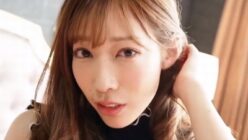 Hカップのスーパーボディ美女がオッパイをぷるぷる揺らし、騎乗位でパコ。