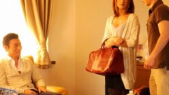 義父が嫁を理不尽に潮吹きさせる鬼畜レイプ