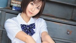 制服美少女が恥じらいながらも激しいアクメに酔いしれる姿