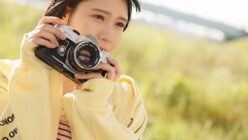 透明感溢れる19歳の天然美少女がAVデビュー