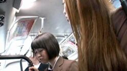 バスで見かけた美少女を繰り返し追いかけて、2穴同時中出しで強姦する鬼畜レイパーの執念。