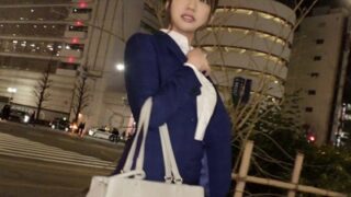 新宿駅で出会った25歳の派遣会社勤務OLが、性行為で日常のストレスを解消し、顔に大量の精液を浴びる。