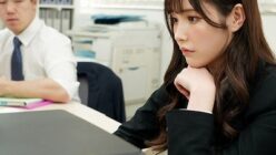 美人上司と相部屋で朝まで関係を持った