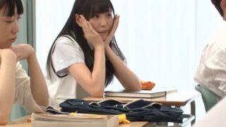 風紀委員に選ばれた激カワJKが密かに学校でセックス