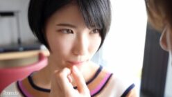 凛とした美女に顔射。