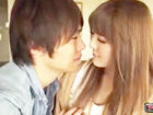 鈴木一徹と百合野ももが出演し、イケメンの優しい愛撫で白ギャルの巨大な胸が揺れ、エッチなシーンが描かれる。