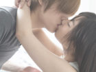 華奢なロリカワ美少女とジャニーズ系イケメンがホテルで互いを癒し合い、恥じらいのラブラブSEXを演じた作品。清楚な美少女の初々しいエッチが見どころ。