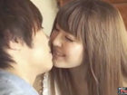 鈴木一徹のソフトギャルと仁科百華のイケメン兄が、ホテルのベッドで仲良くイチャイチャしながら恋人プレイのSEXを楽しむ。