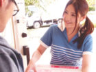 宅配業務でミスをした際に巨乳のアイドル系姉がオッパイでお客やドライバーを誘惑する故事