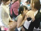 混雑した通勤バス内でビアンお姉様が可愛いノンケOLを痴女攻めする映像