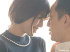 ドラマのような関係に憧れた美人人妻が、不倫サイトで知り合ったイケメン男優とホテルでロマンチックな寝取られセックスをする。
