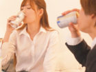 終電逃した会社の飲み会で同僚の激カワOLの部屋に泊まり、彼女持ちの自分が浮気SEXする話