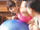 浮気された美巨乳人妻が友人の息子を誘惑し、禁断のSEXで若い肉棒を貪る
