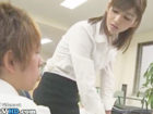 隠し撮りされたスレンダー美人上司が明るみになり、ムキムキの兄にオフィスで制裁を受ける内容。