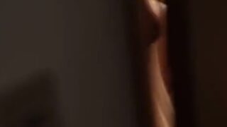 下着姿の姉と入ってきた弟の禁断関係