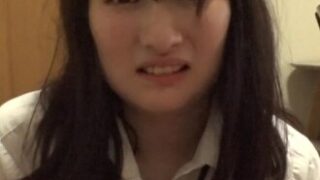 二本のチンコを必死に咥えるJKの3Pセックス