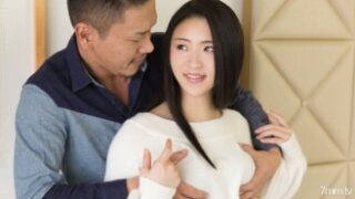 パイパン美少女を奥まで突くセックス