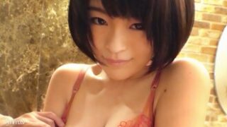 我慢声が鳴る巨乳娘とハメ撮りH