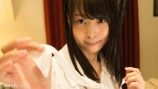潮吹きしながら感じるパイパン娘のハメ撮り
