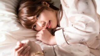 パジャマ乱してセックス
