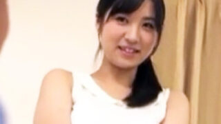 若く美しい家庭教師を自宅に泊め、夜這いで強姦する非道な父親