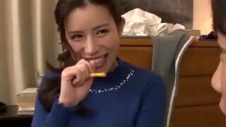 「勉強のため頑張った女子生徒が、家庭教師と関係を持つために媚薬を使い、ハメ撻ねる」