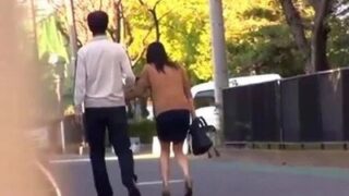 幸せそうなリアル素人を追跡し、孤独になった瞬間に集団でセクハラとレイプを行う悪質な集団。