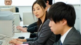 終電を逃し、美上司の家に泊まり朝まで関係を持つ