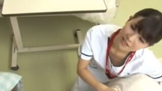熱心な看護師の胸チラで我慢できずガチハメ