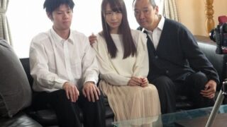 思春期の少年が父親の再婚相手に惹かれ、我慢できず禁断の関係に陥る。