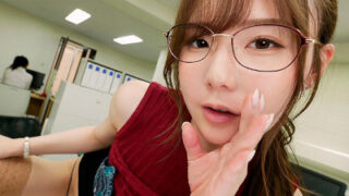 超可愛い淫乱痴女が嫁の隣で囁き、性欲に負けて浮気セックスをした。