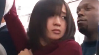 満員電車の痴漢に拉致られた美少女が、許可なしの性行為で泣く