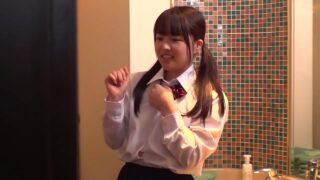 パパ活中のメガネ美少女が、キモい男性相手でもしっかりご奉仕する