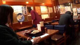 まさかの女性に痴漢され、巨乳お姉さんがそのままレズ行為に発展。