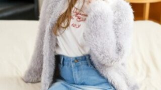 マッチングアプリで知り合ったお菓子系女子が、半年分の性欲を爆発させ手コキ・フェラ・乳首責めで白目痙攣オホ声イキし、騎乗位中出しでメス堕ち。2回戦では唾液フェラから顔射され完全に堕とされる。