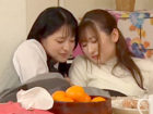 白い肌の彼女が彼氏の家に訪れ、妹に惹かれてリビングのこたつでレズプレイが始まる緊張感と興奮を描いた作品。